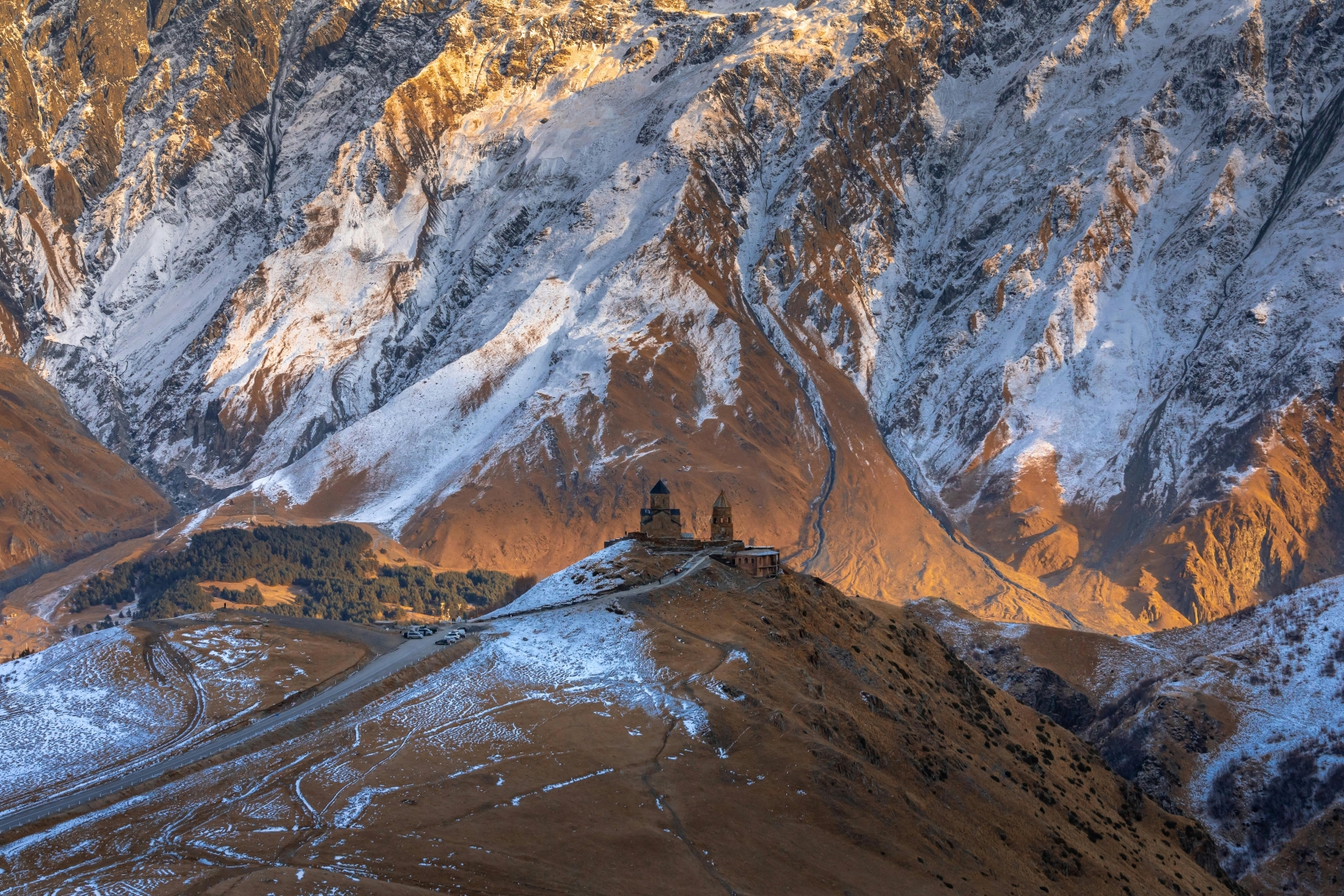 The path less trodden: From extractive to regenerative travel